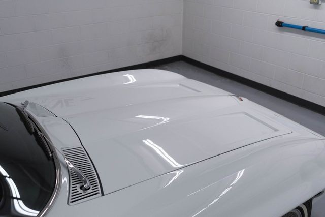 Chevrolet-Corvette-1964-Convertible-28