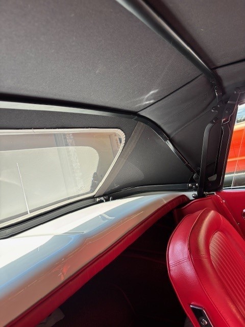 Chevrolet-Corvette-1964-Convertible-28