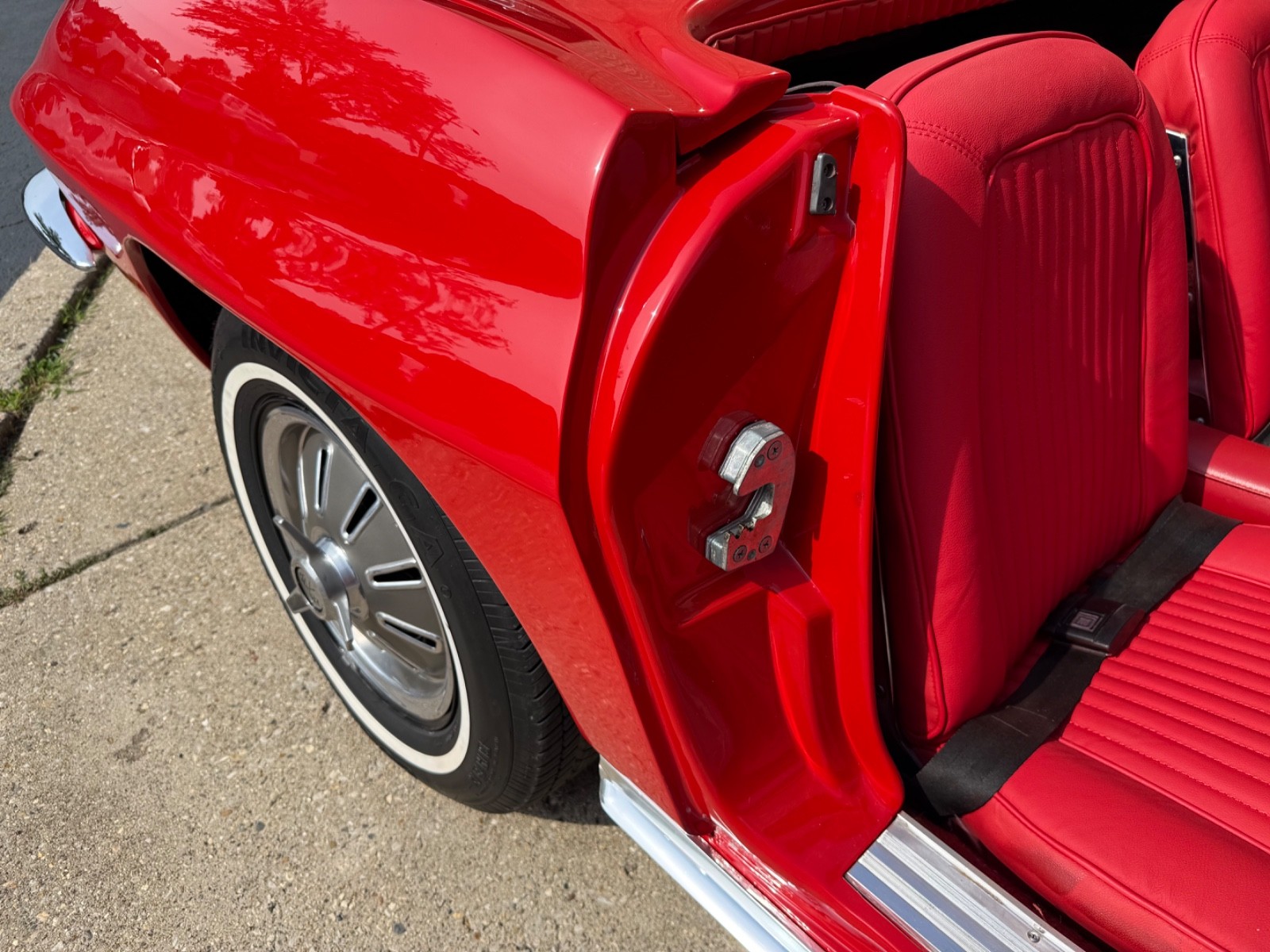 Chevrolet-Corvette-1964-Convertible-29