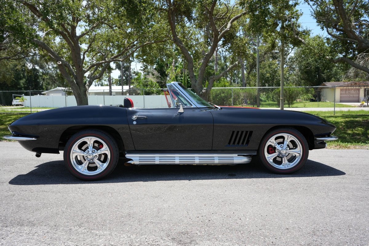 Chevrolet-Corvette-1964-Convertible-3