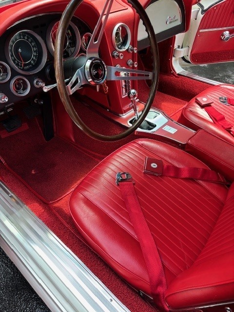 Chevrolet-Corvette-1964-Convertible-30