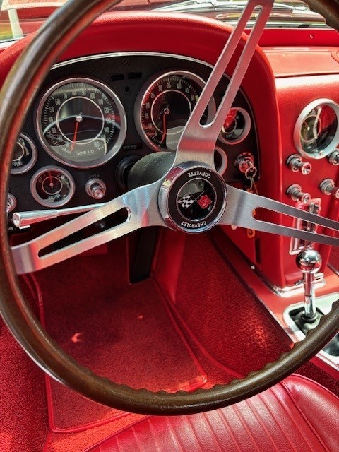 Chevrolet-Corvette-1964-Convertible-32