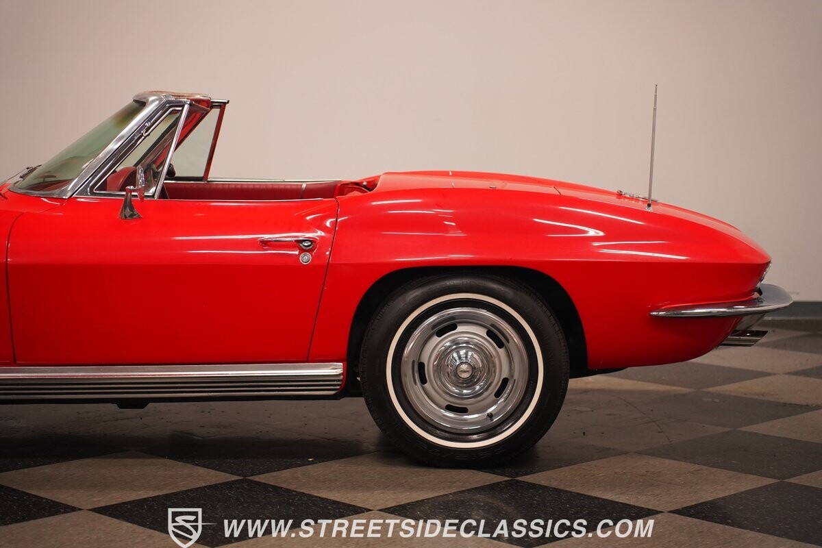 Chevrolet-Corvette-1964-Convertible-33