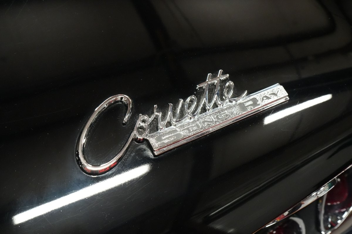 Chevrolet-Corvette-1964-Convertible-35