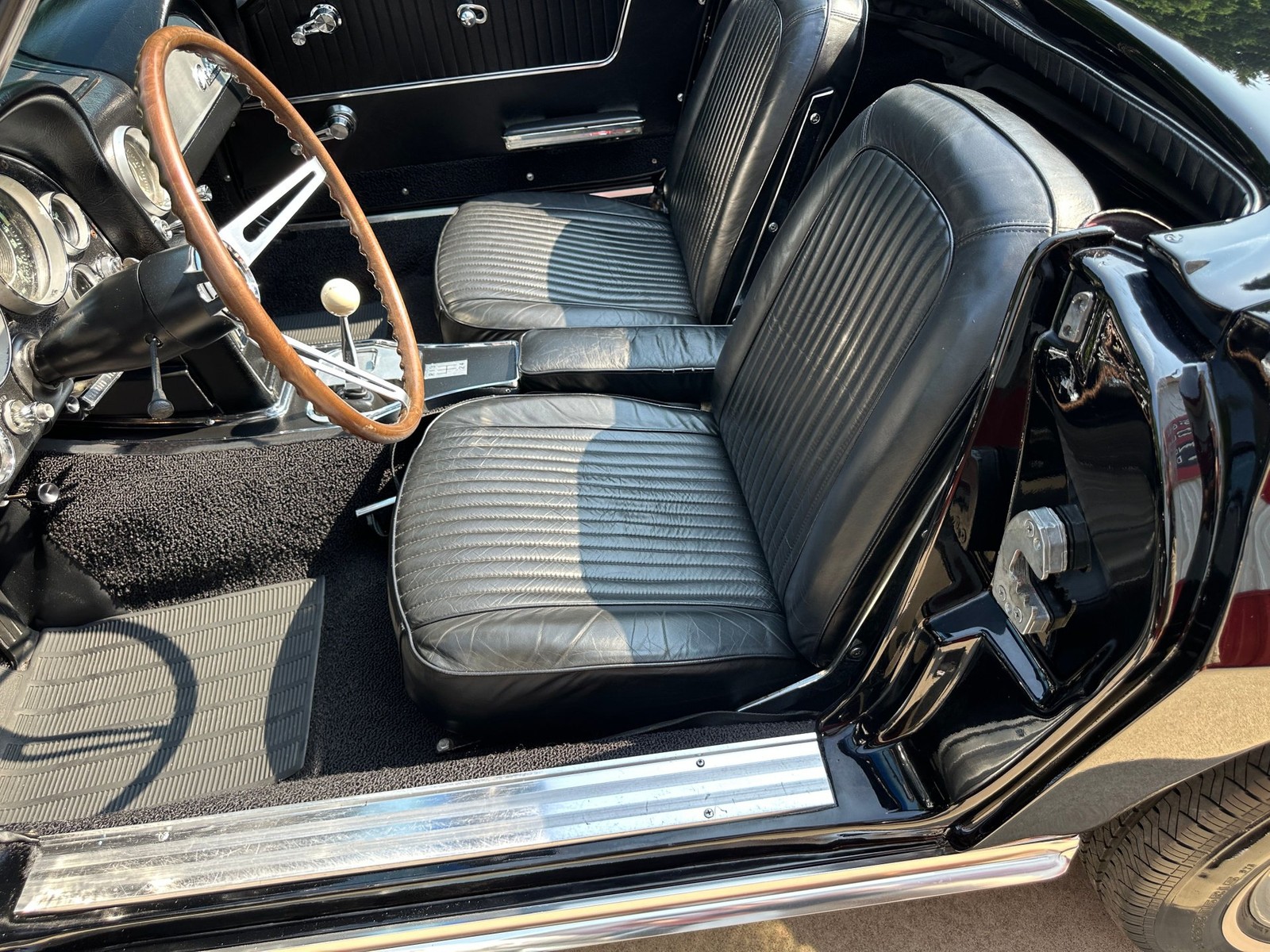 Chevrolet-Corvette-1964-Convertible-35