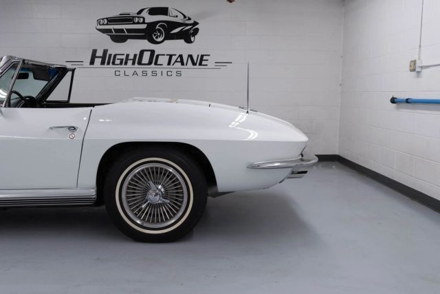 Chevrolet-Corvette-1964-Convertible-36