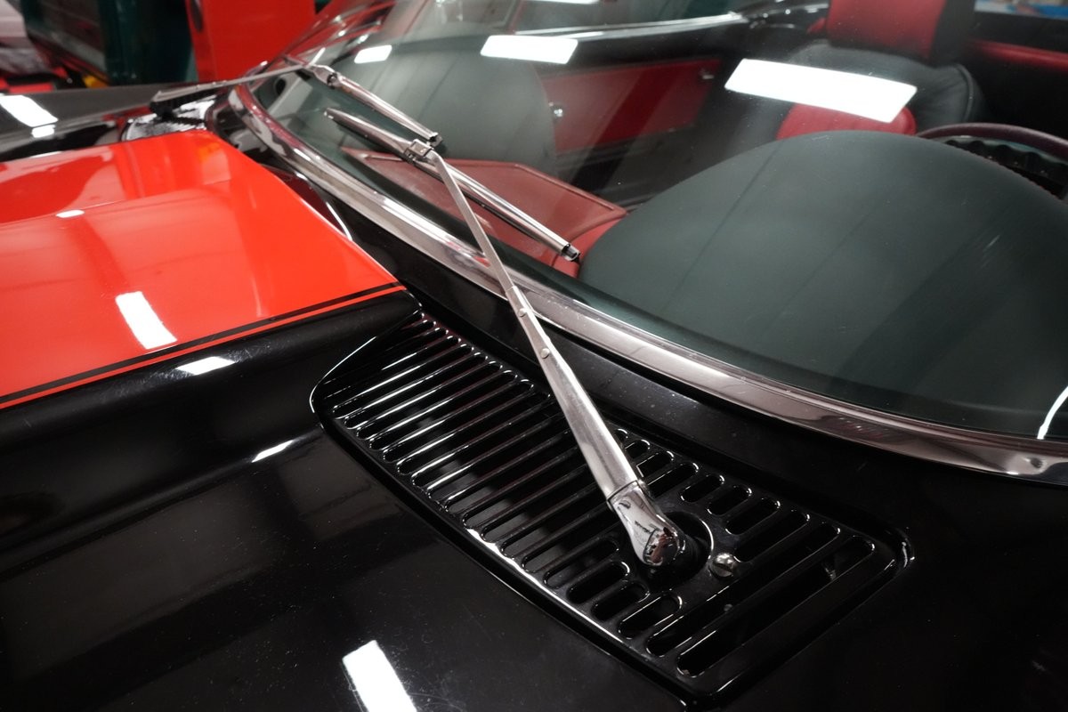 Chevrolet-Corvette-1964-Convertible-37