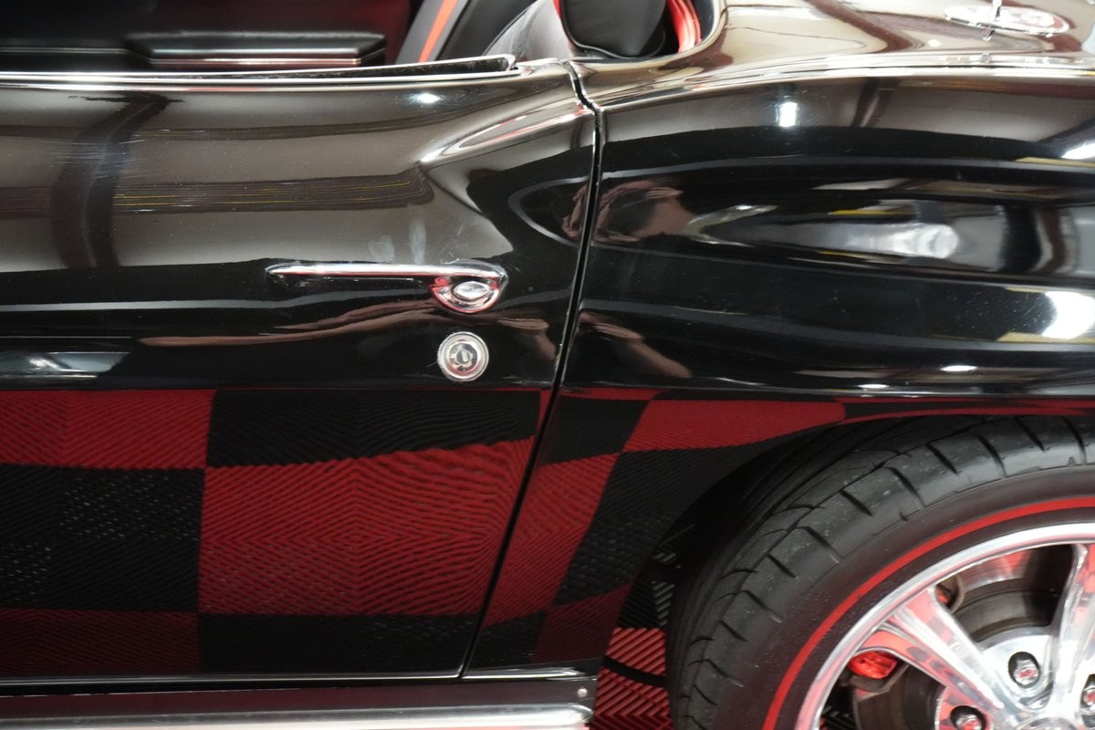 Chevrolet-Corvette-1964-Convertible-38