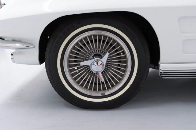 Chevrolet-Corvette-1964-Convertible-38