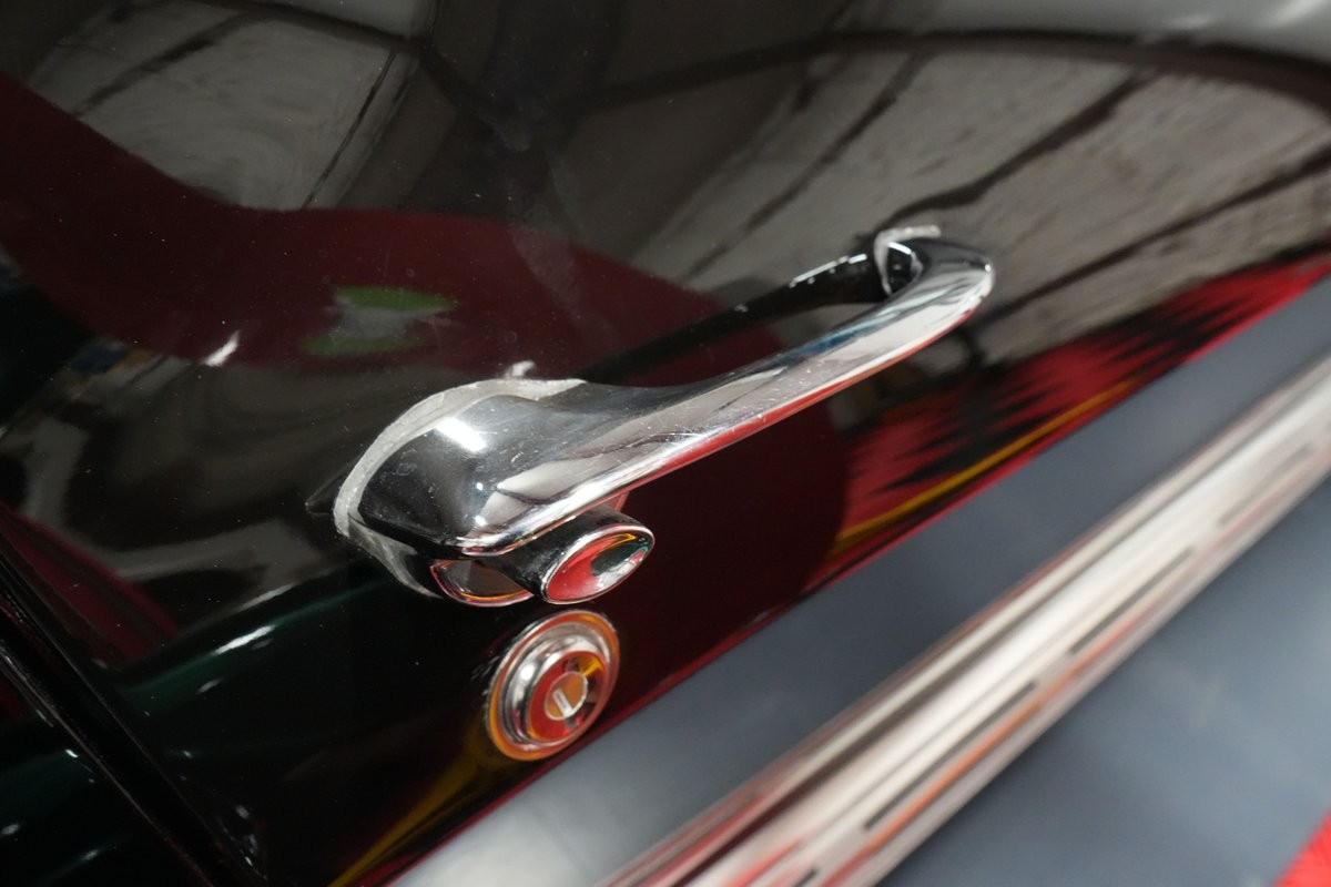 Chevrolet-Corvette-1964-Convertible-39