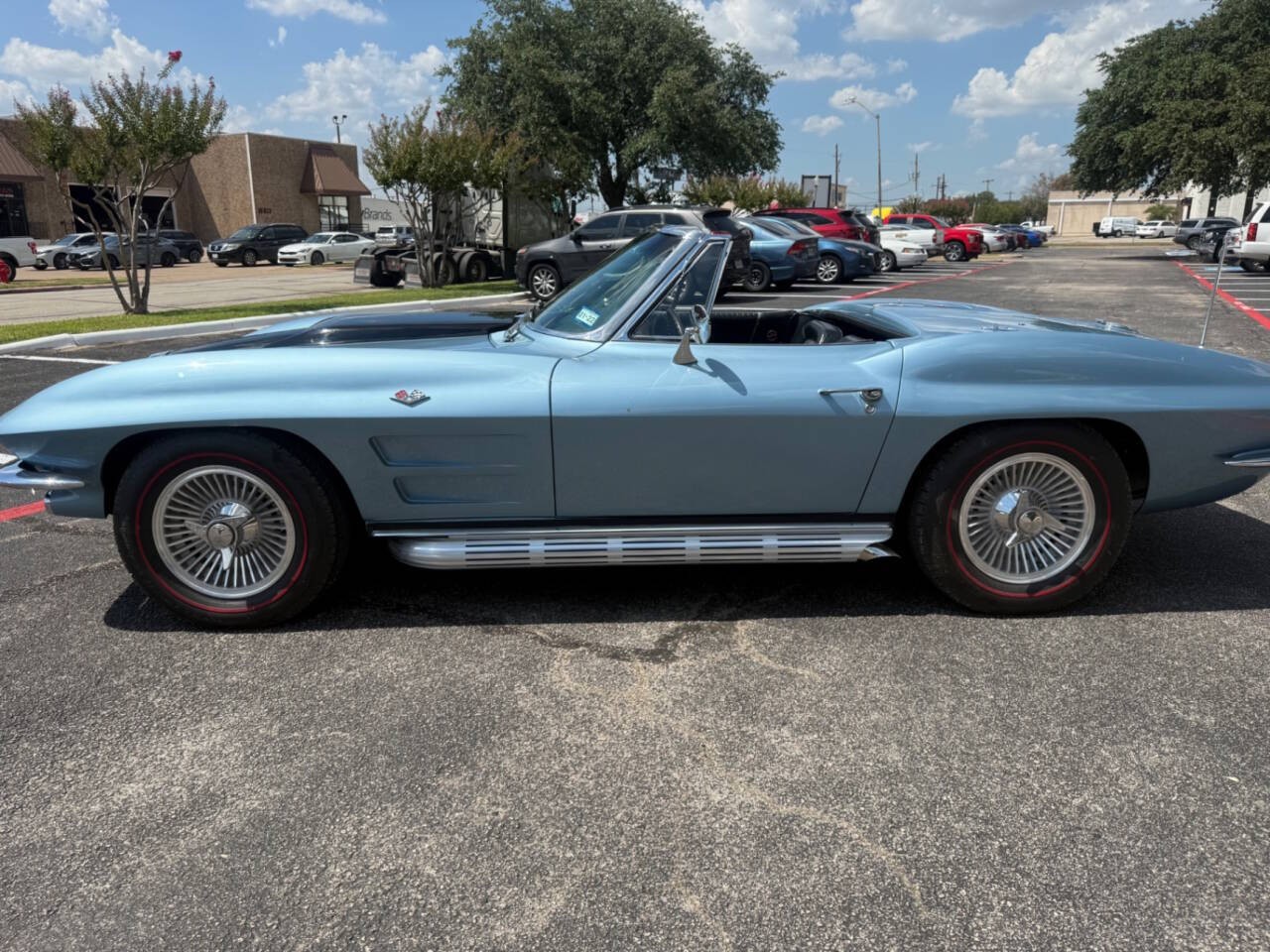 Chevrolet-Corvette-1964-Convertible-4