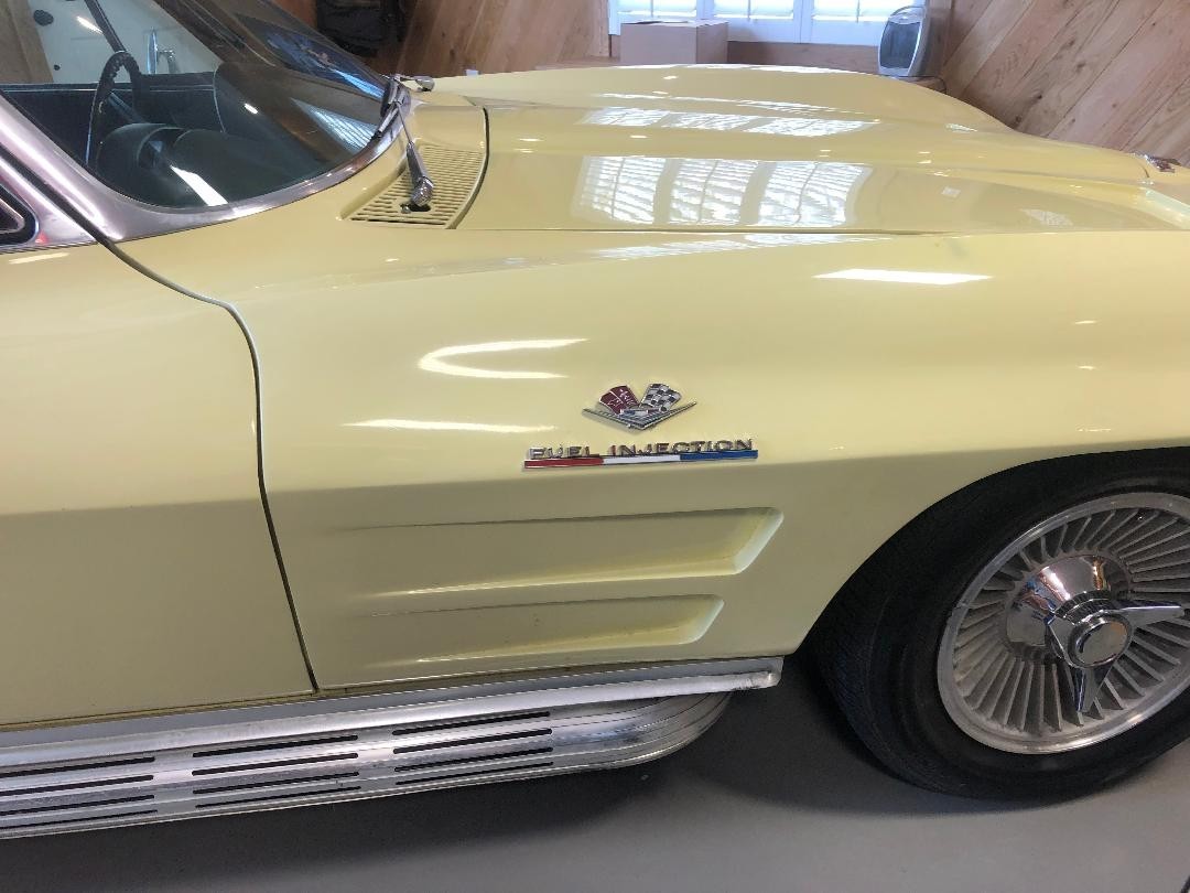 Chevrolet-Corvette-1964-Convertible-4