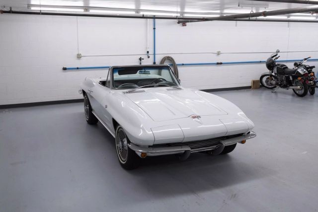 Chevrolet-Corvette-1964-Convertible-6