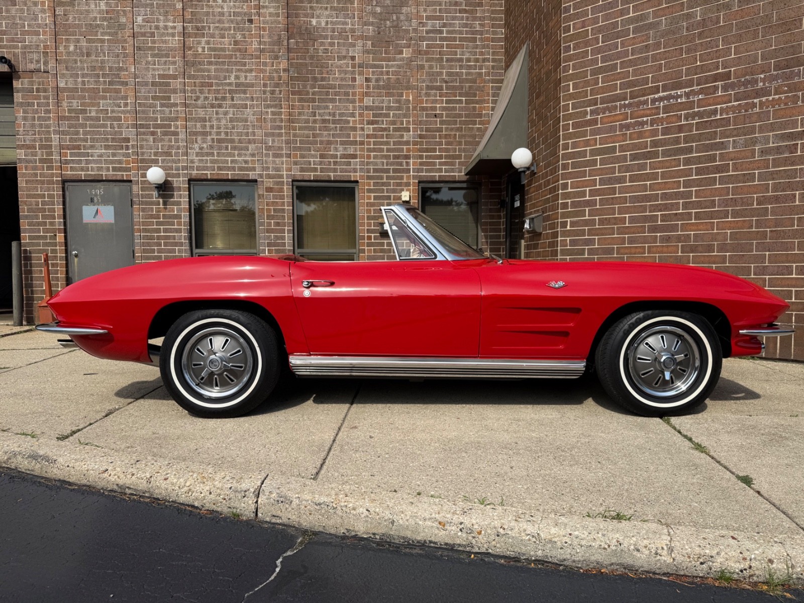 Chevrolet-Corvette-1964-Convertible-8