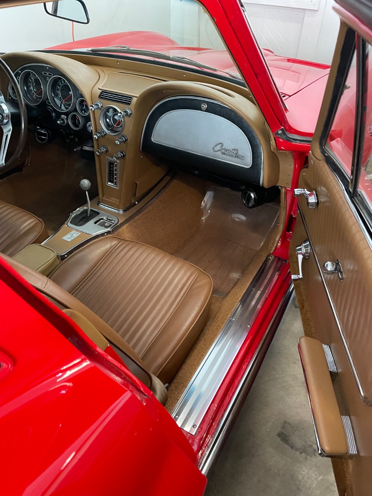 Chevrolet-Corvette-1964-Coupe-10