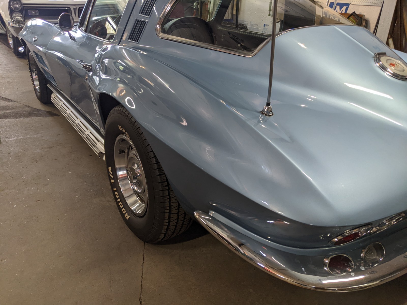 Chevrolet-Corvette-1964-Coupe-11