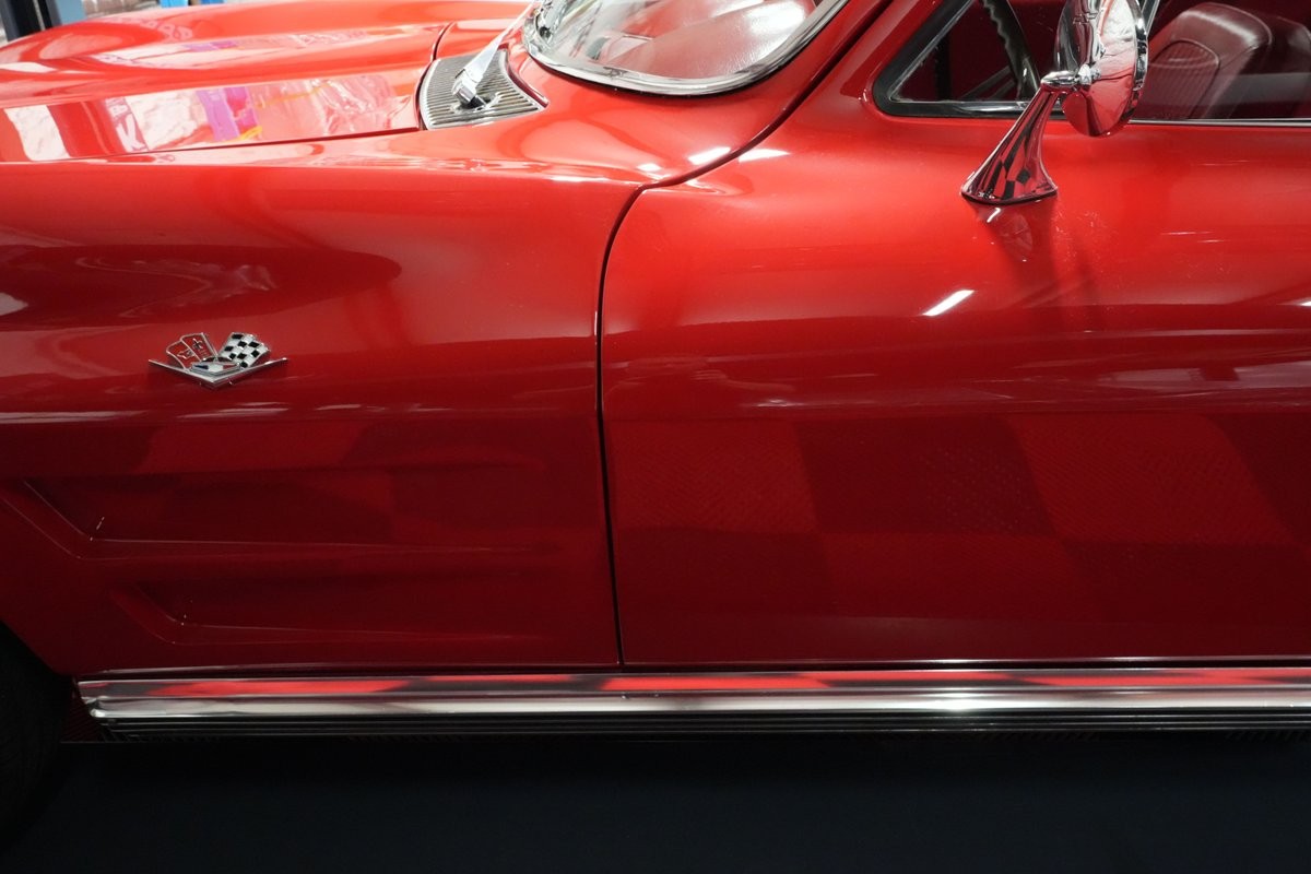 Chevrolet-Corvette-1964-Coupe-11