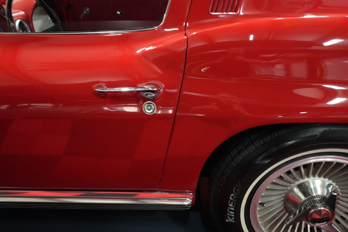 Chevrolet-Corvette-1964-Coupe-14