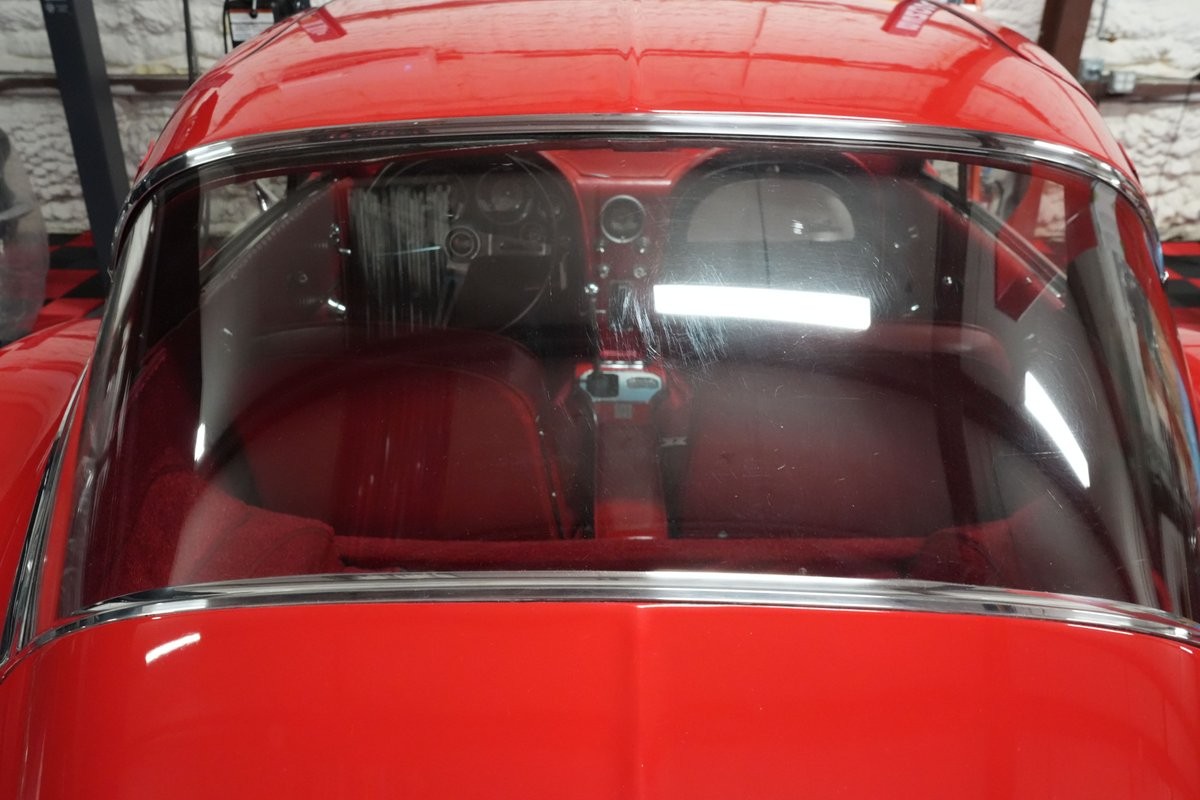 Chevrolet-Corvette-1964-Coupe-17
