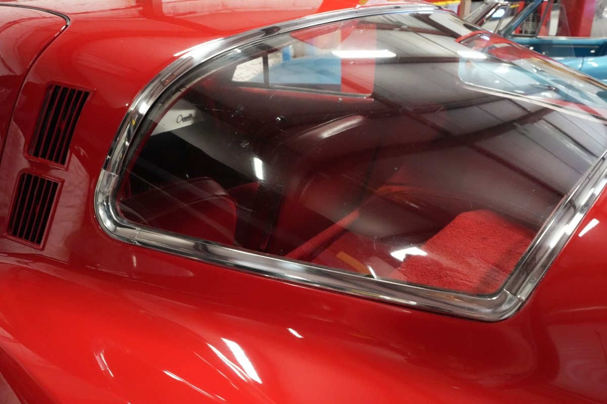 Chevrolet-Corvette-1964-Coupe-18