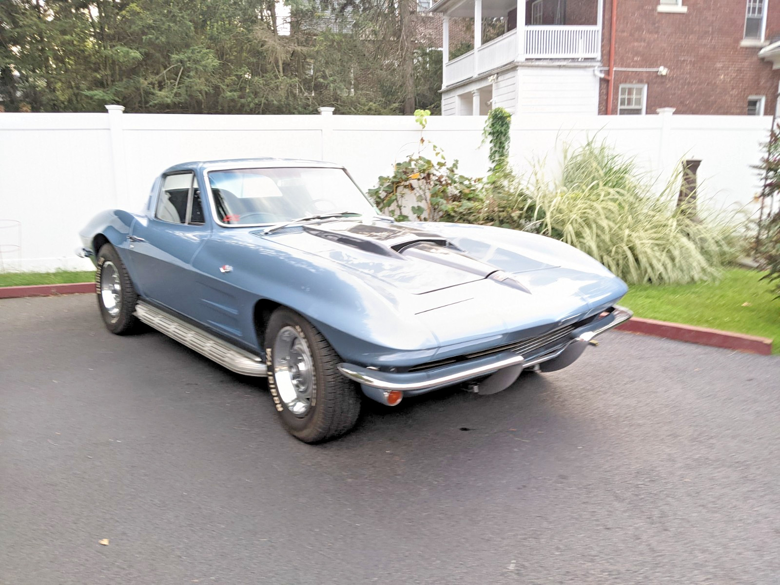 Chevrolet-Corvette-1964-Coupe-2