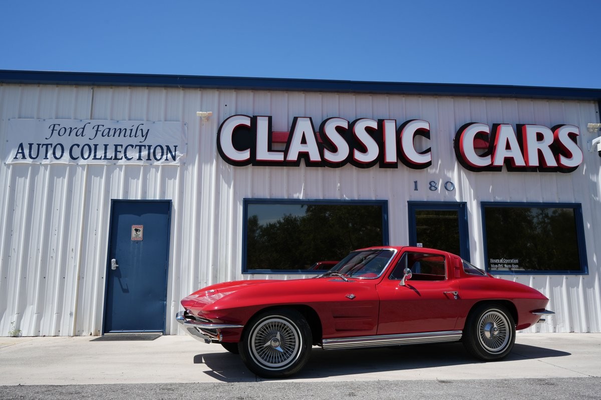 Chevrolet-Corvette-1964-Coupe-2