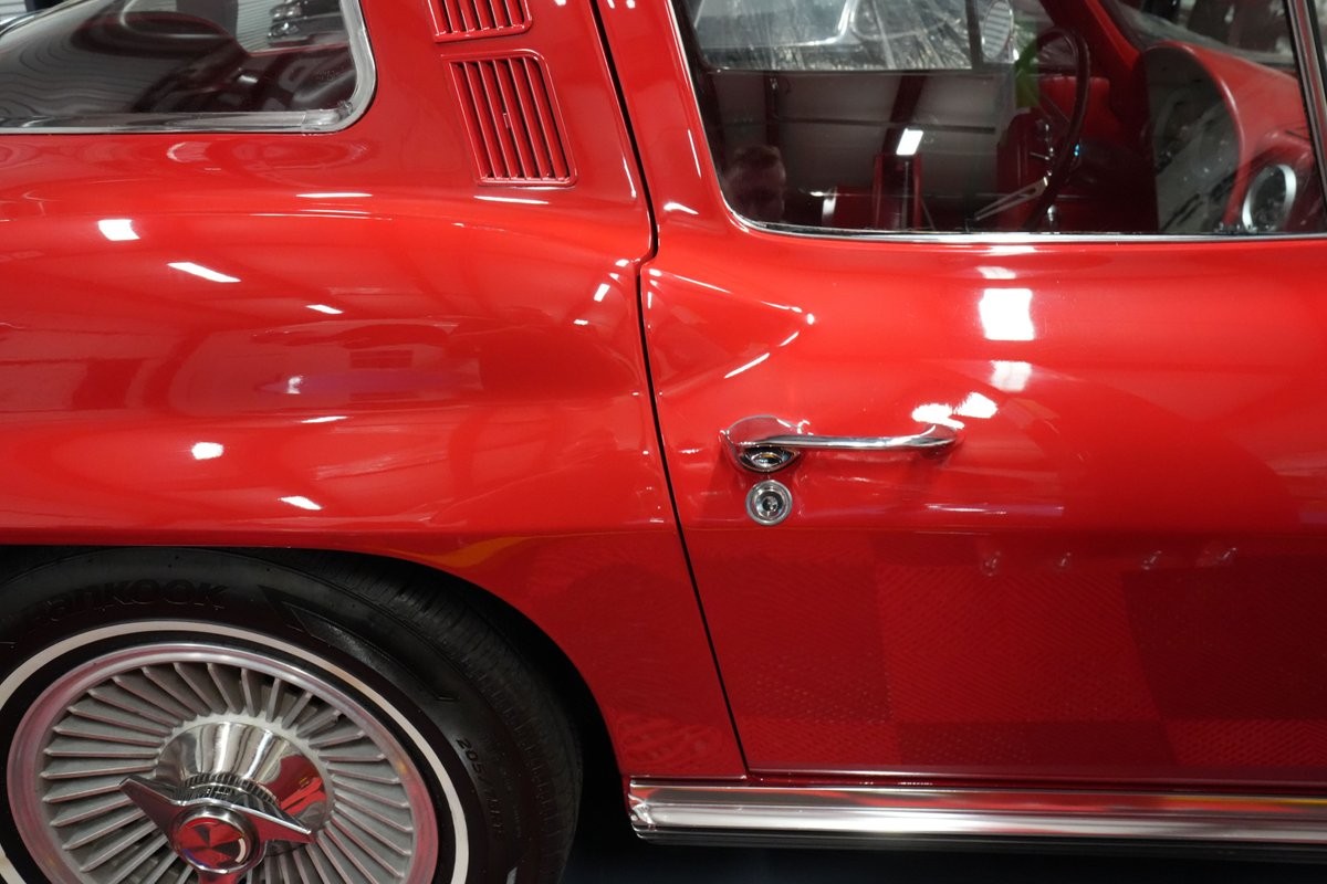 Chevrolet-Corvette-1964-Coupe-21