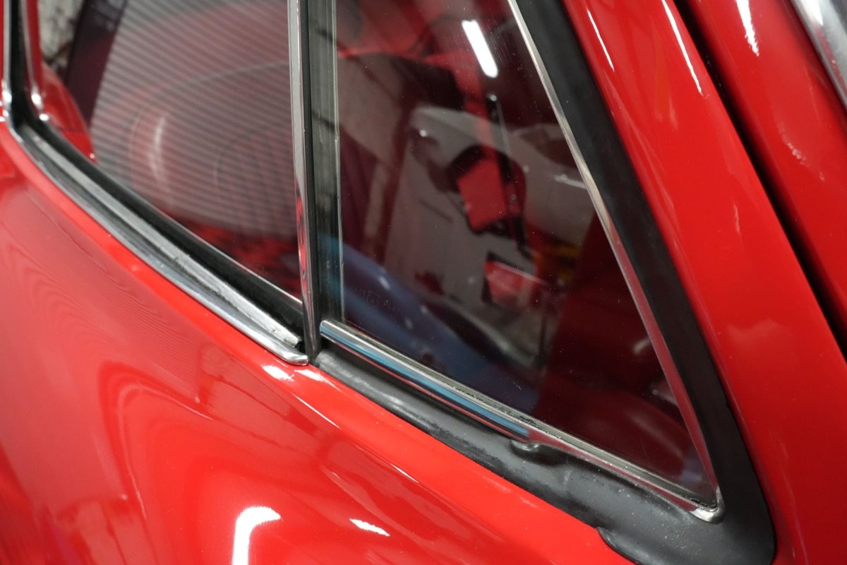 Chevrolet-Corvette-1964-Coupe-24