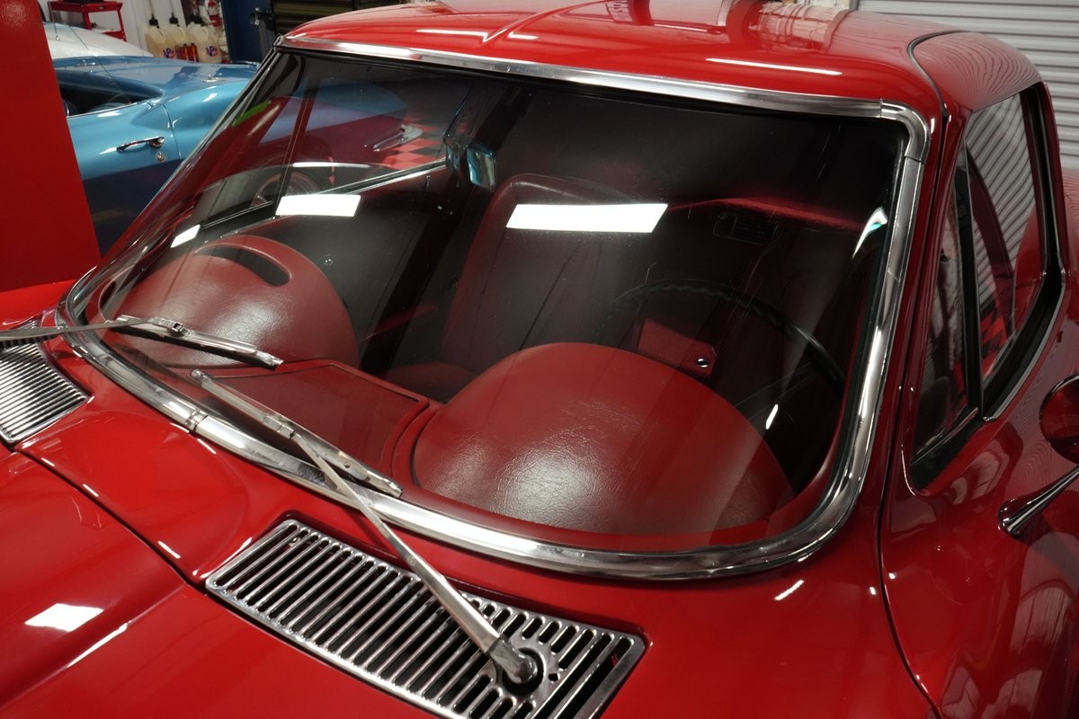 Chevrolet-Corvette-1964-Coupe-27