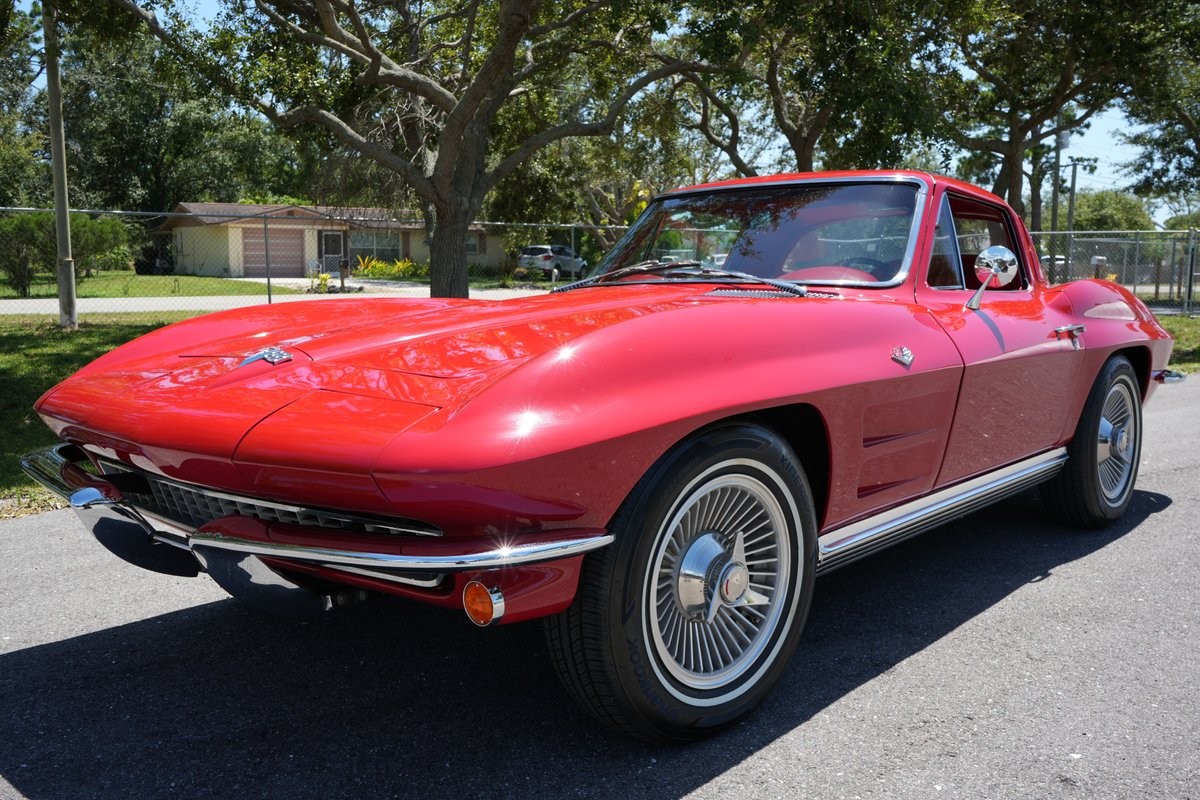 Chevrolet-Corvette-1964-Coupe-3