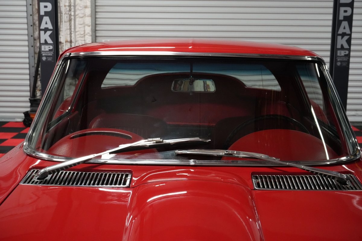 Chevrolet-Corvette-1964-Coupe-32