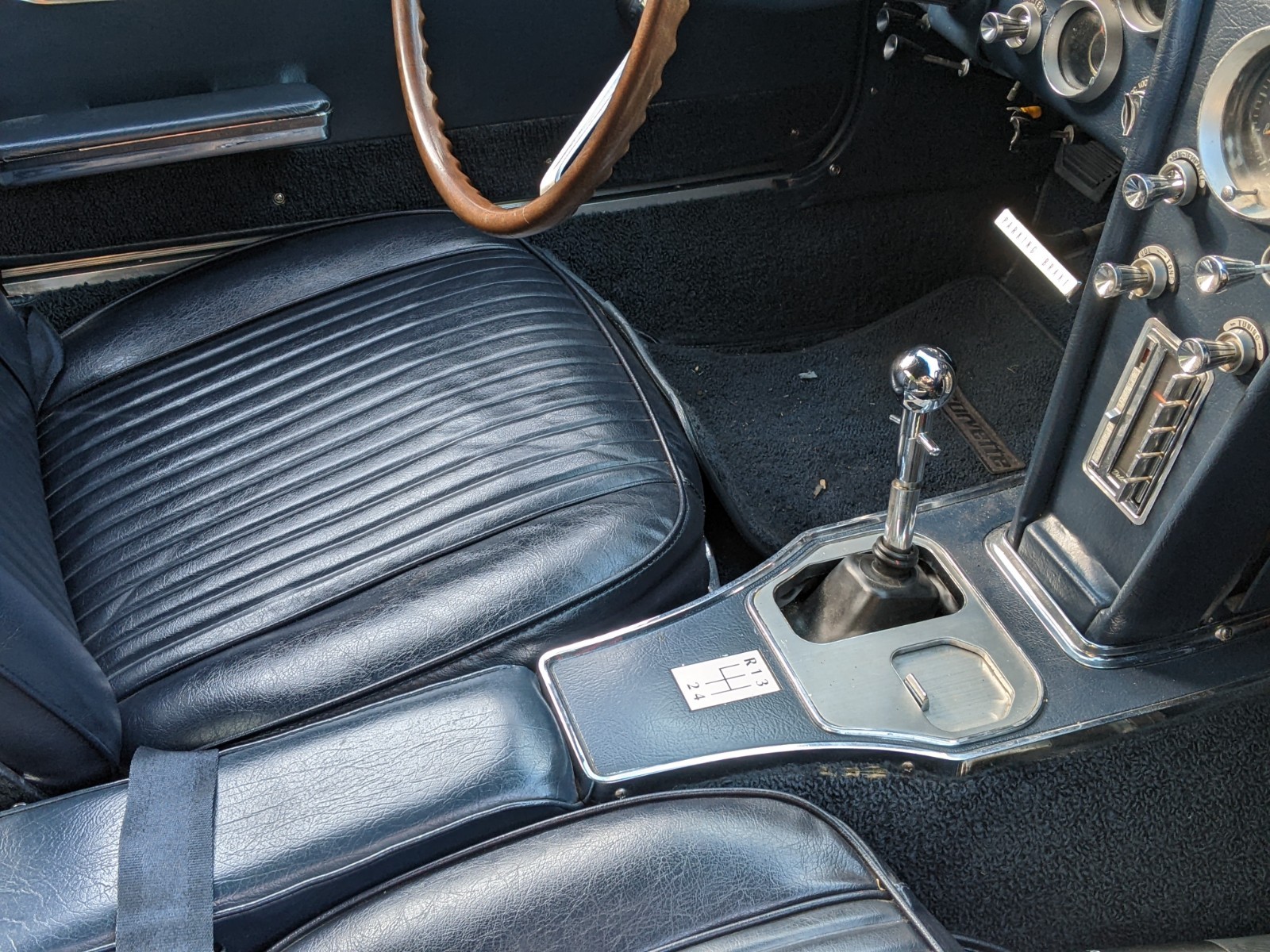 Chevrolet-Corvette-1964-Coupe-4