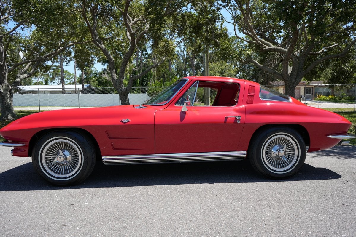 Chevrolet-Corvette-1964-Coupe-9