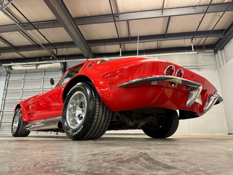 Chevrolet-Corvette-1964-Red-Cream-1
