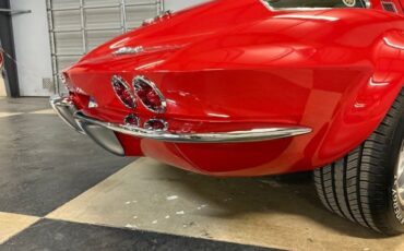 Chevrolet-Corvette-1964-Red-Cream-13