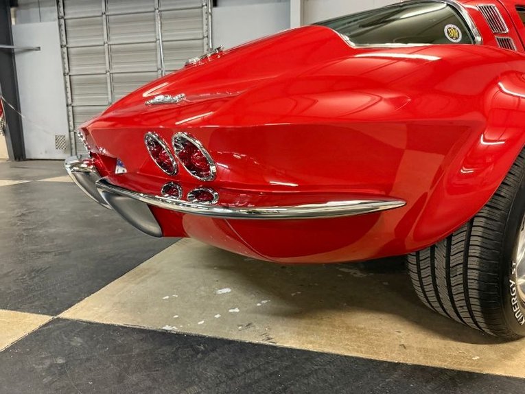 Chevrolet-Corvette-1964-Red-Cream-13