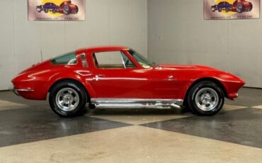 Chevrolet-Corvette-1964-Red-Cream-19