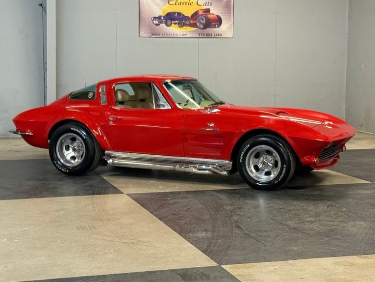 Chevrolet-Corvette-1964-Red-Cream-20