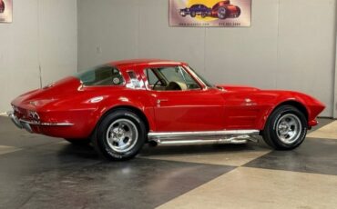 Chevrolet-Corvette-1964-Red-Cream-21