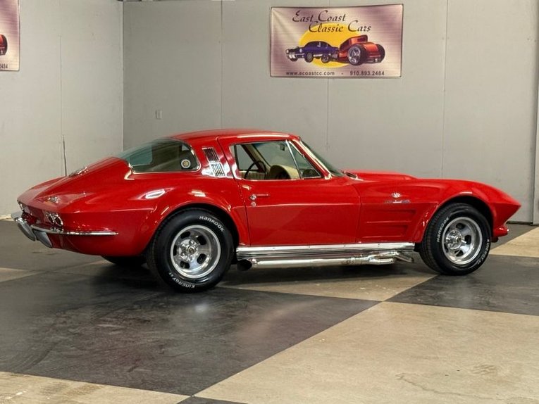 Chevrolet-Corvette-1964-Red-Cream-21