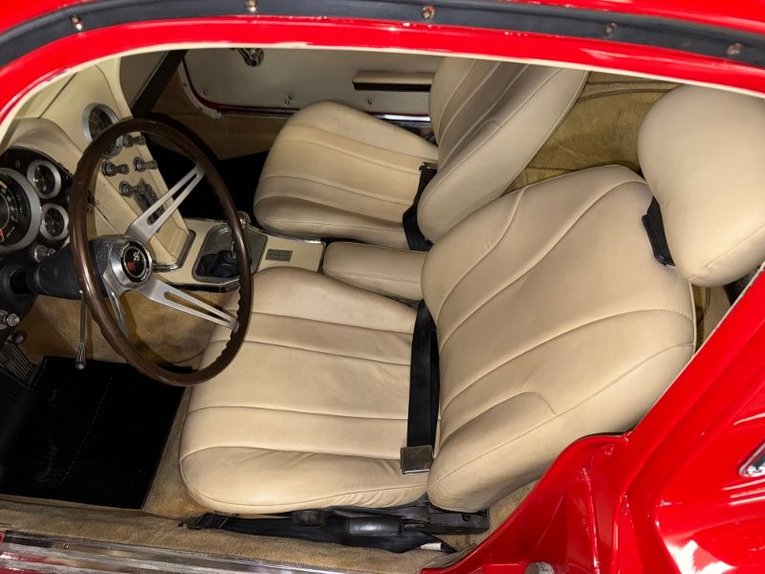 Chevrolet-Corvette-1964-Red-Cream-4