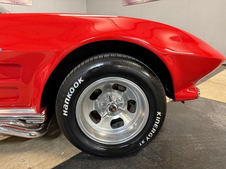 Chevrolet-Corvette-1964-Red-Cream-8