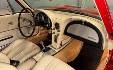 Chevrolet-Corvette-1964-Red-Cream-9