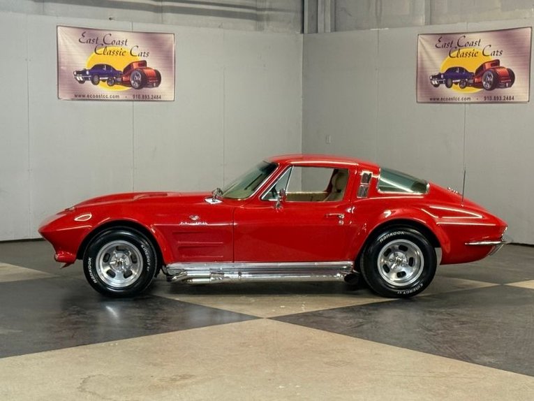 Chevrolet-Corvette-1964-Red-Cream