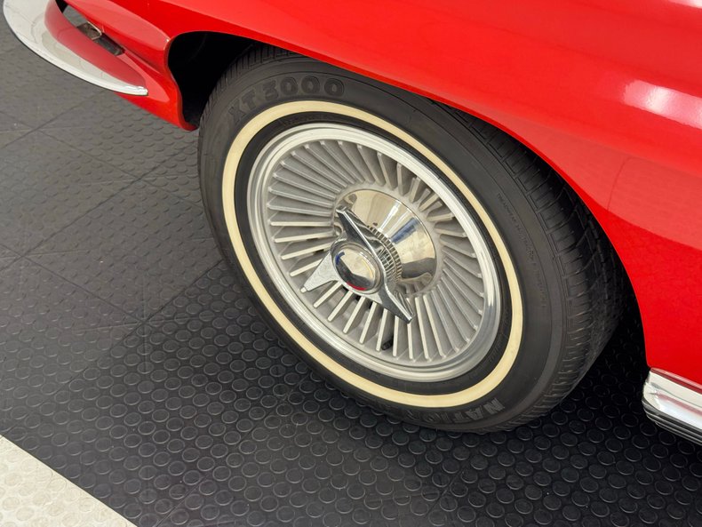 Chevrolet-Corvette-1964-Riverside-Red-Black-13