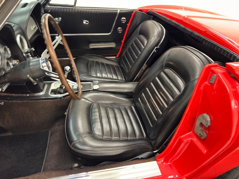 Chevrolet-Corvette-1964-Riverside-Red-Black-32