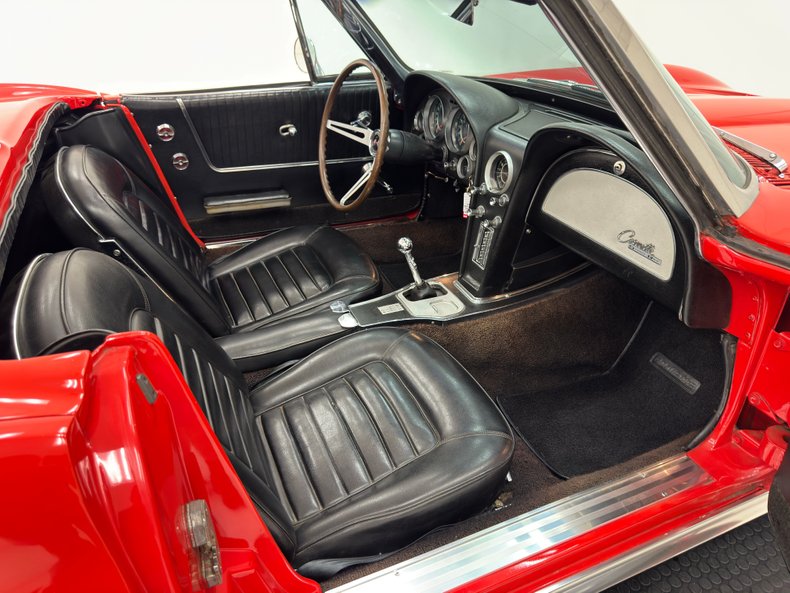 Chevrolet-Corvette-1964-Riverside-Red-Black-36