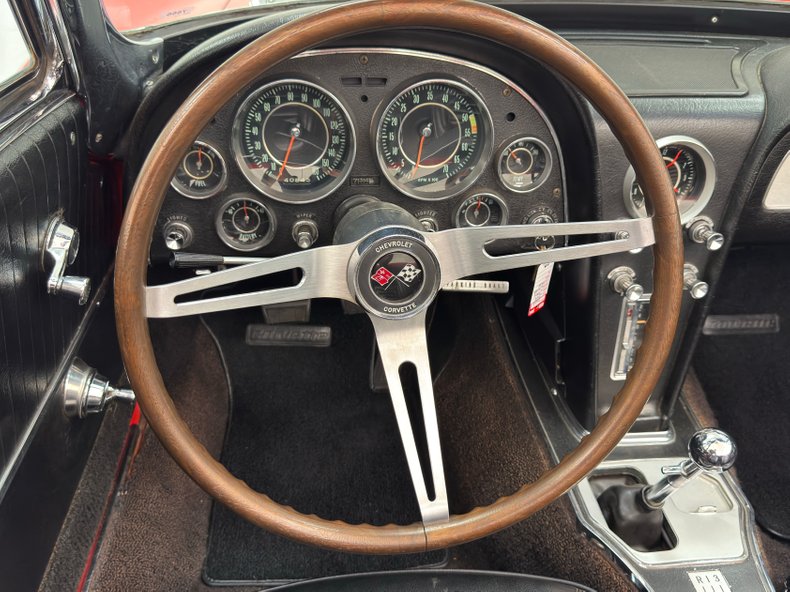 Chevrolet-Corvette-1964-Riverside-Red-Black-37