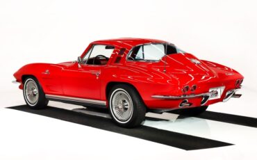Chevrolet-Corvette-1964-Riverside-Red-Red-11
