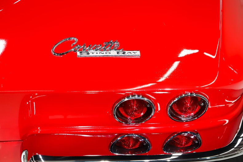 Chevrolet-Corvette-1964-Riverside-Red-Red-35